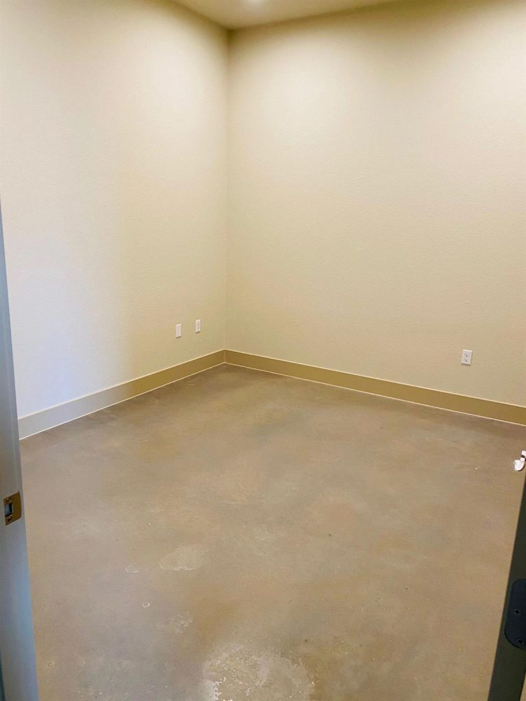 10824 E Crystal Falls Pkwy #504